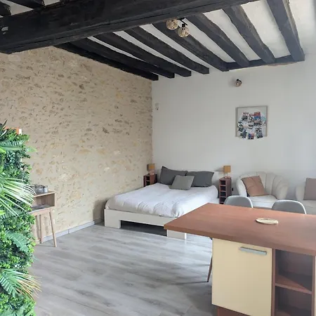 Centre Apartment *